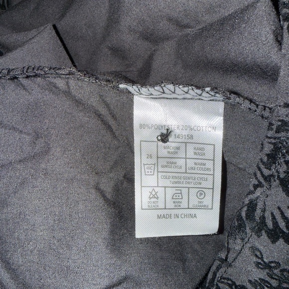 DAY & AGE Black Floral Patterned Button Shirt, Size Medium - Picture 4 of 4